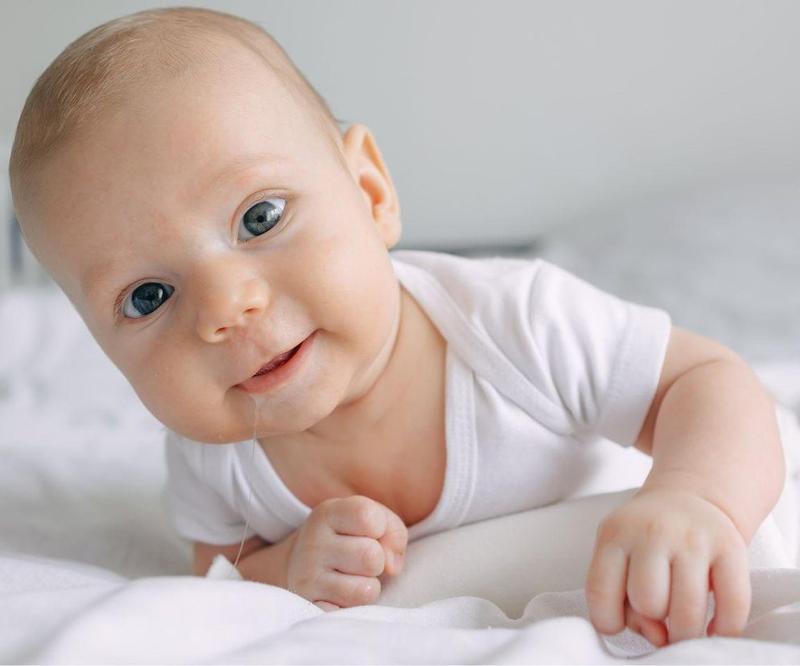 Wystawianie języka u niemowląt